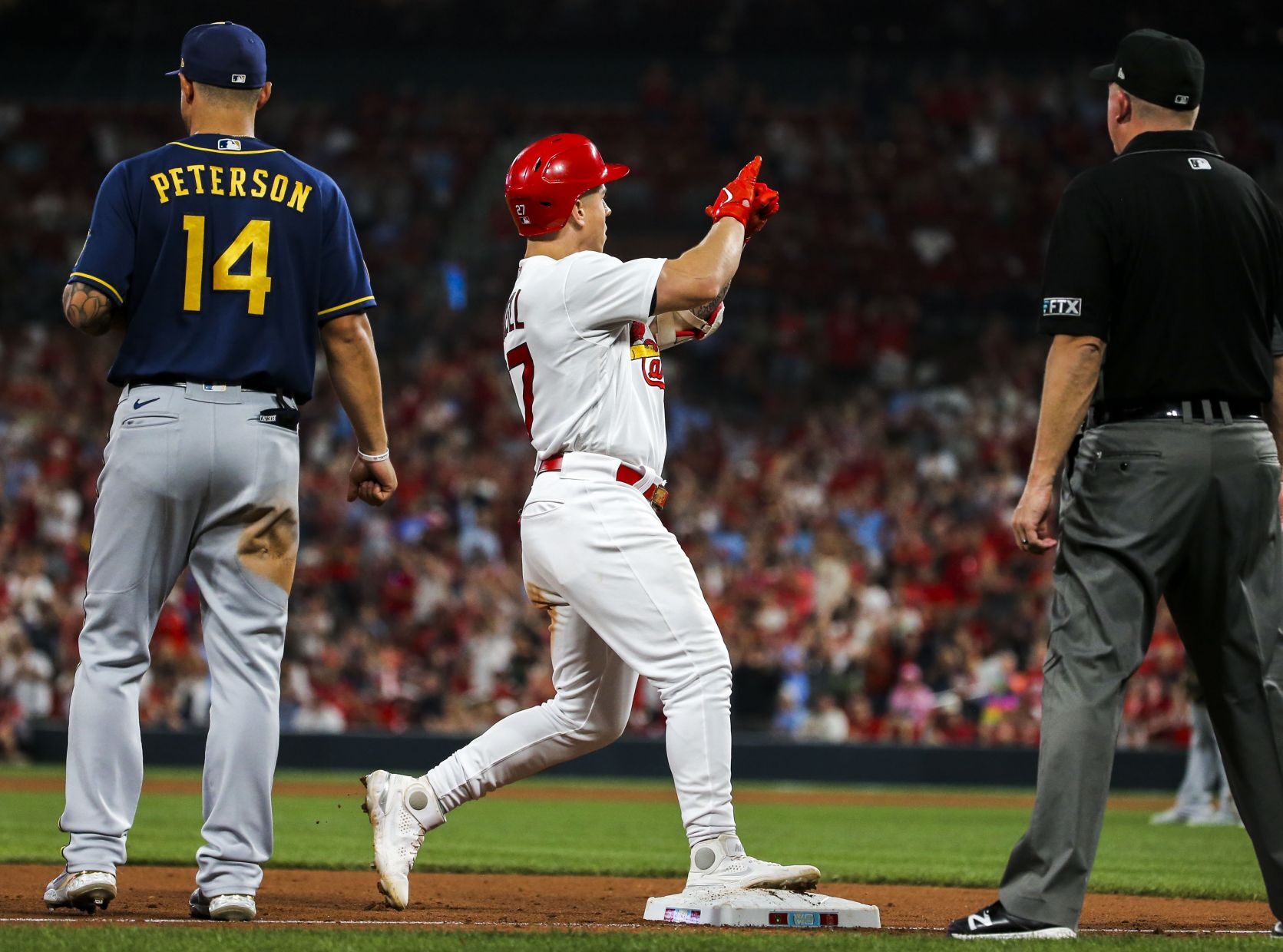 Cardinals look to continue record win streak